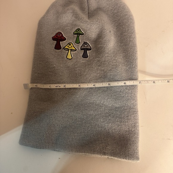Neff Fun Guys Smiling Mushroom Gray Beanie Hat - Picture 6 of 7